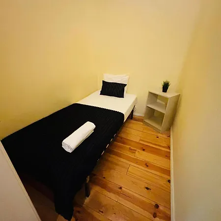 Luxury In Next Station Vandrarhem Lisboa