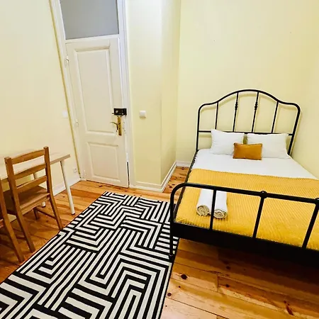 旅馆 Luxury In Next Station