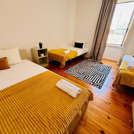 旅馆 Luxury In Next Station