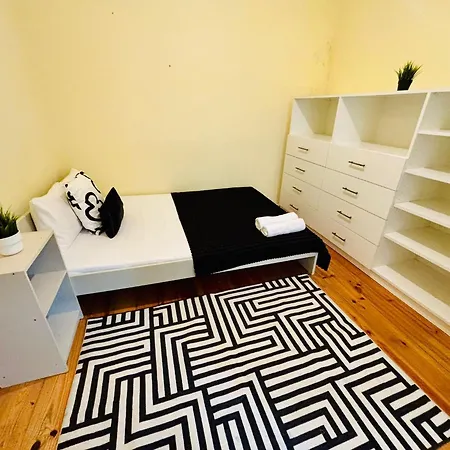 旅馆 Luxury In Next Station *