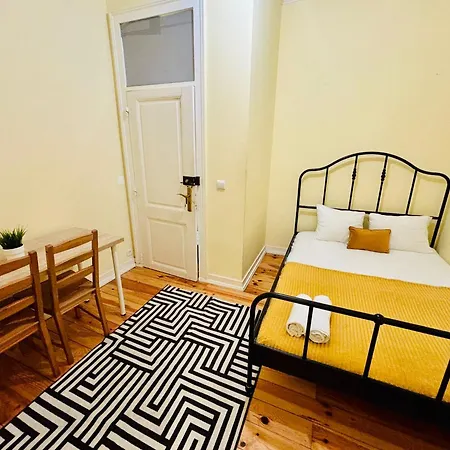 旅馆 Luxury In Next Station