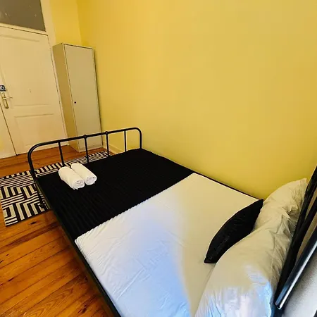 旅馆 Luxury In Next Station