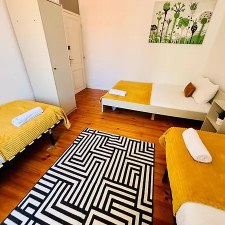 Luxury In Next Station 旅馆 *