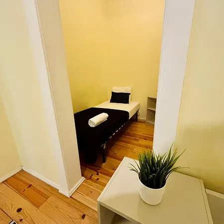 Hostel Luxury In Next Station *