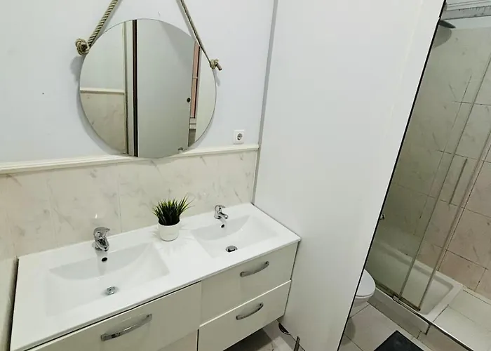 Luxury In Next Station Hostel *