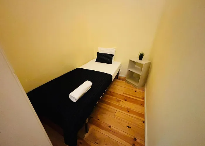 Luxury In Next Station Hostel Lissabon