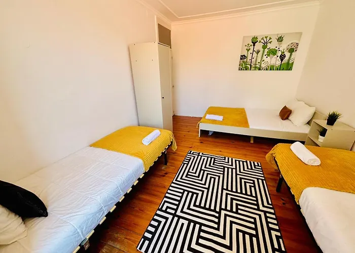 Luxury In Next Station Lissabon