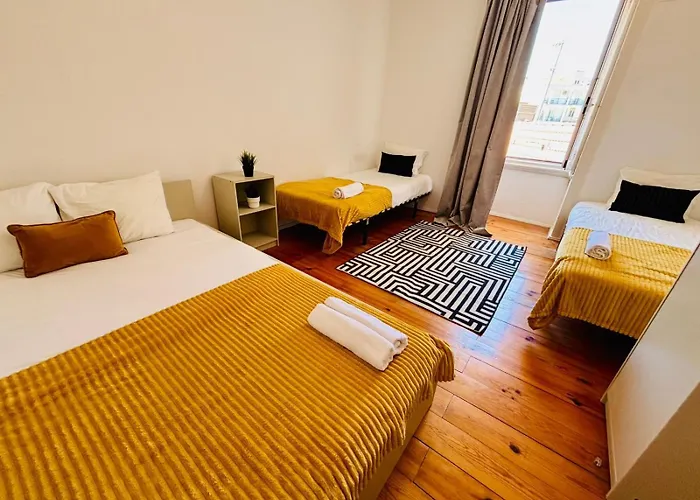 Hostel Luxury In Next Station