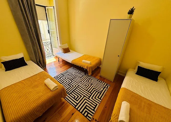 Luxury In Next Station * Lissabon