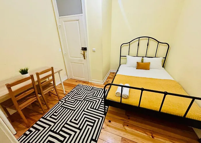 Luxury In Next Station Hostel Lissabon